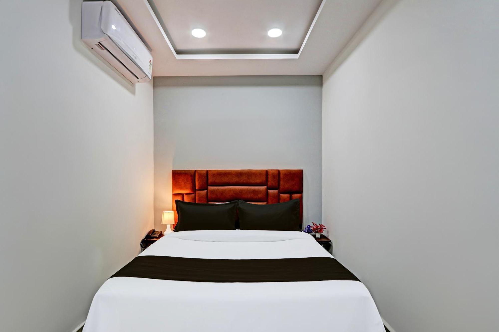 Super Hotel O Lavish Tranquil Χιντεραμπάντ Εξωτερικό φωτογραφία