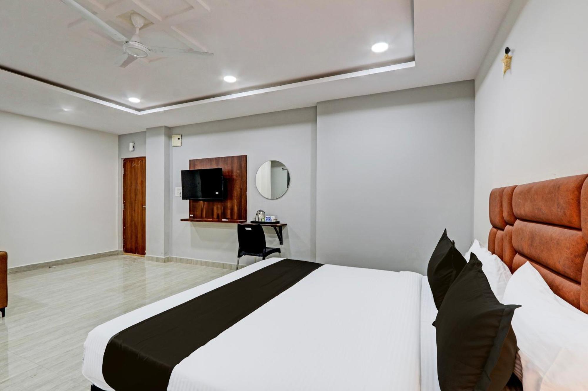 Super Hotel O Lavish Tranquil Χιντεραμπάντ Εξωτερικό φωτογραφία