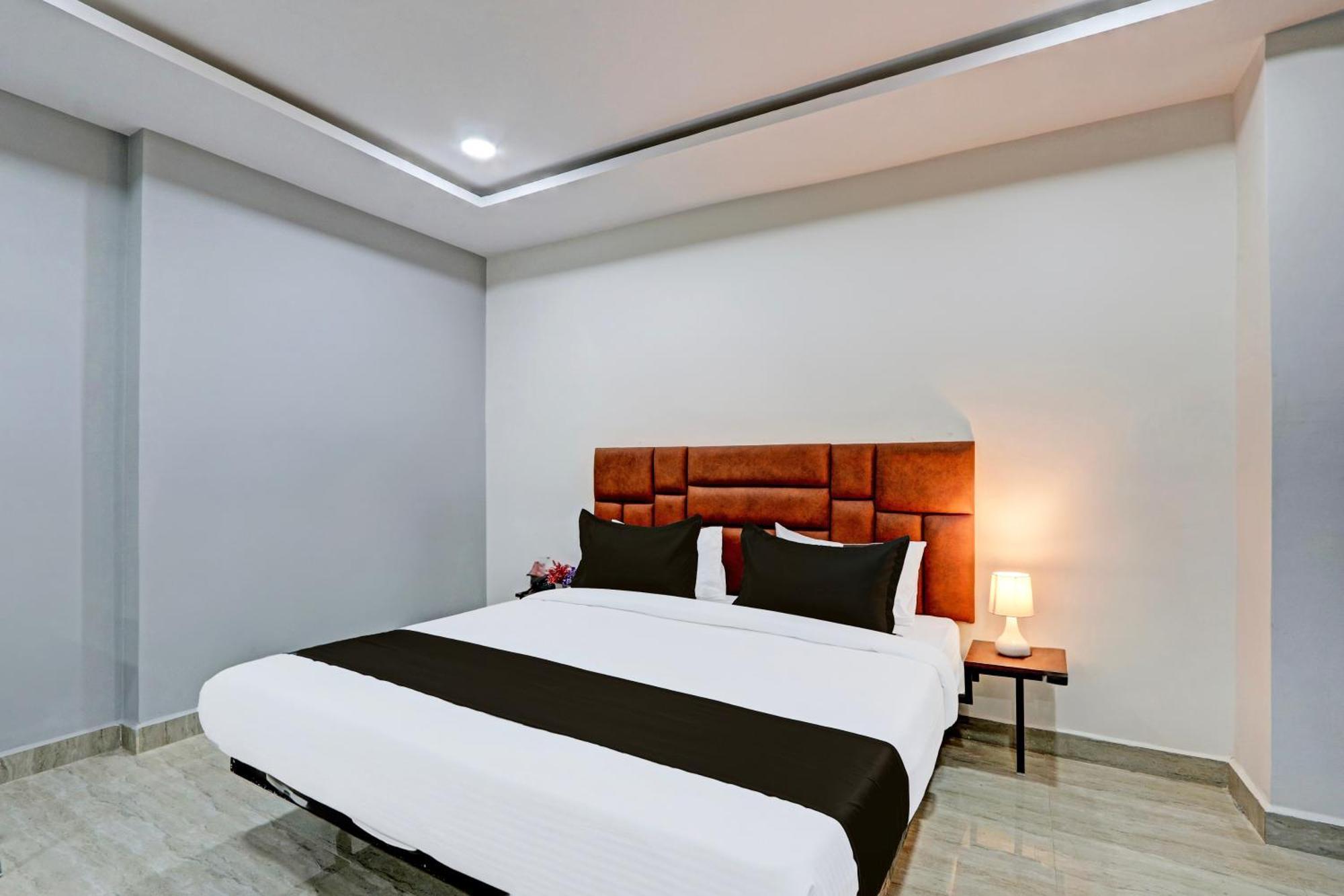 Super Hotel O Lavish Tranquil Χιντεραμπάντ Εξωτερικό φωτογραφία