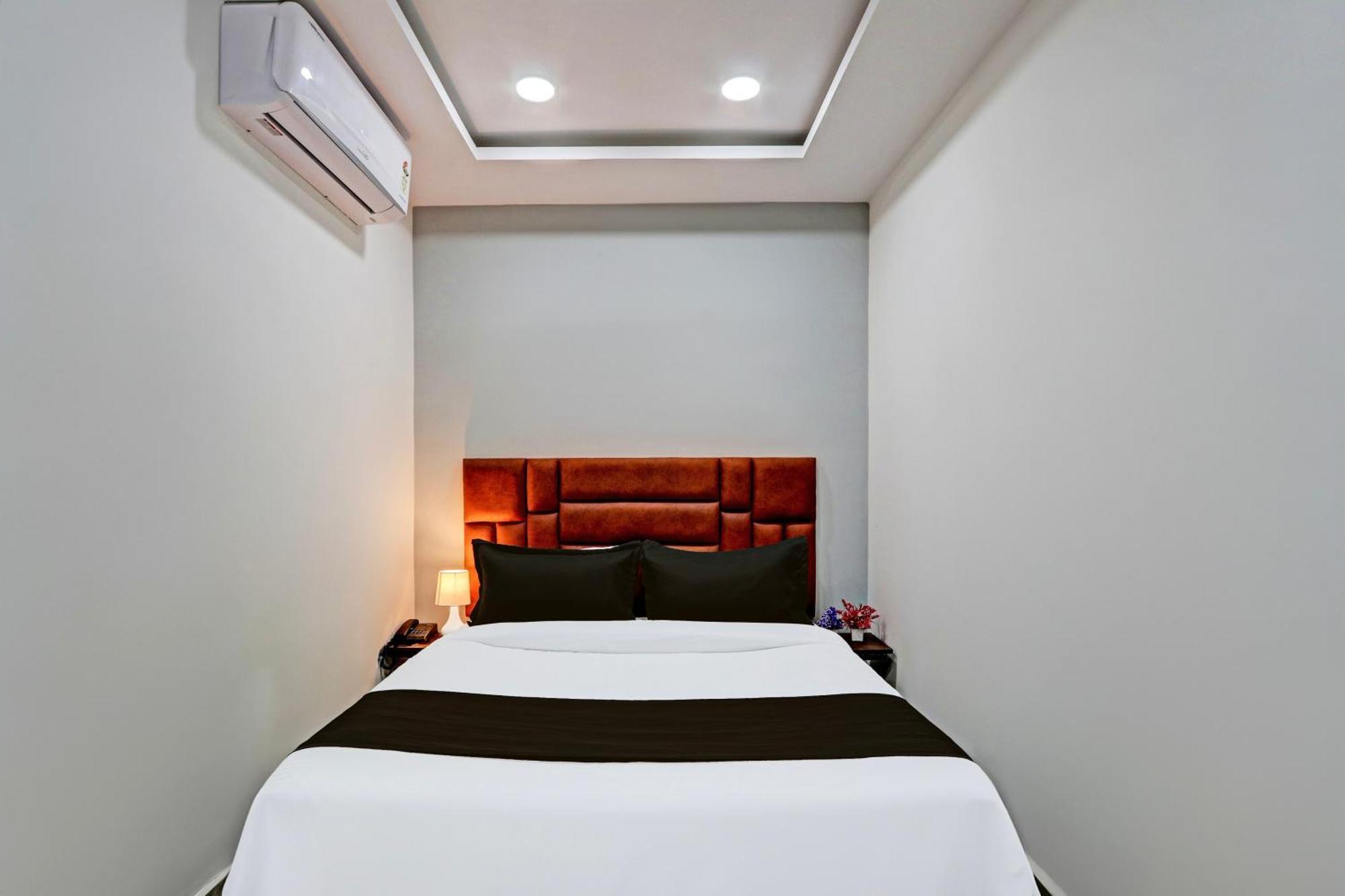 Super Hotel O Lavish Tranquil Χιντεραμπάντ Εξωτερικό φωτογραφία