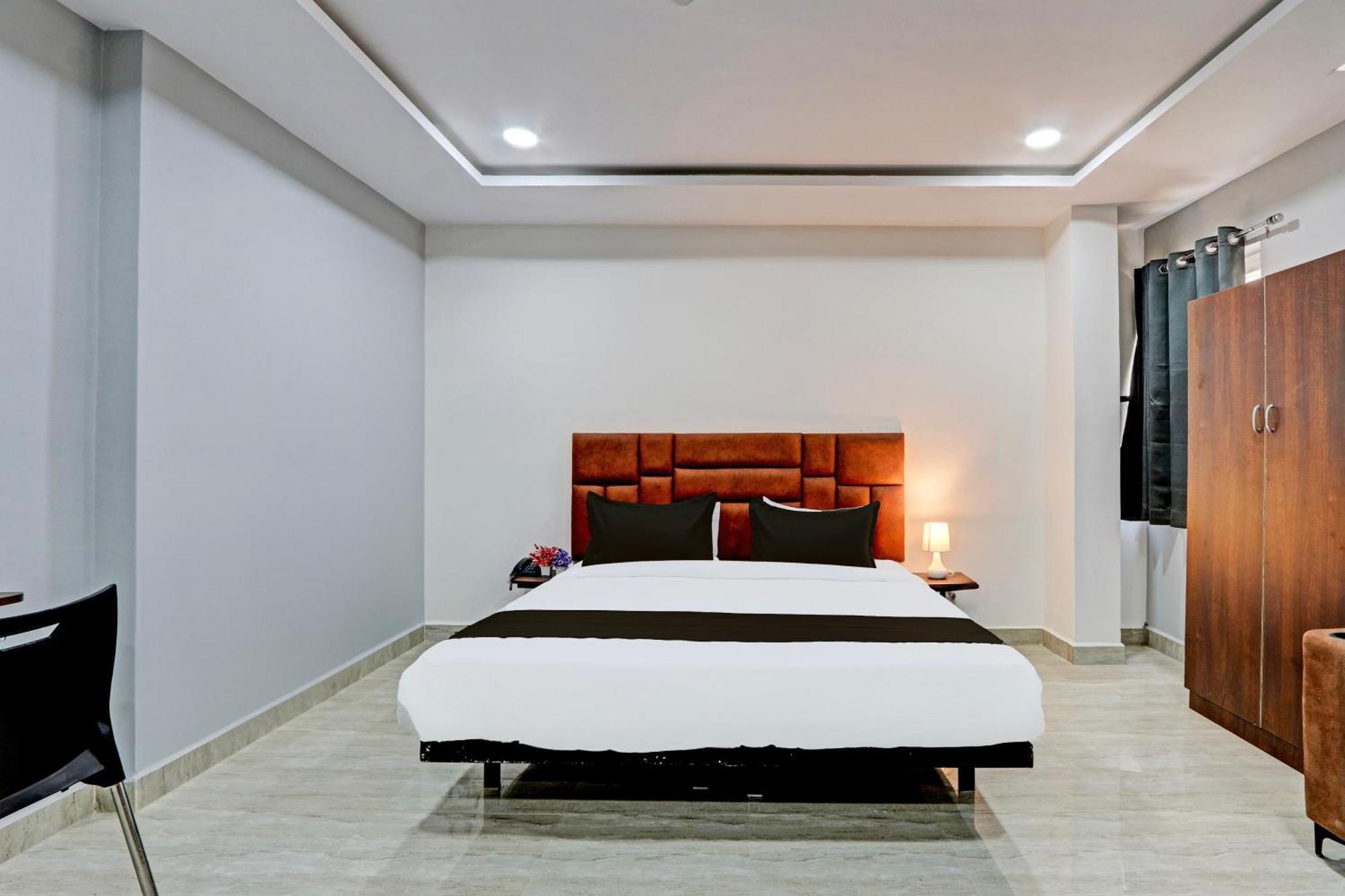 Super Hotel O Lavish Tranquil Χιντεραμπάντ Εξωτερικό φωτογραφία