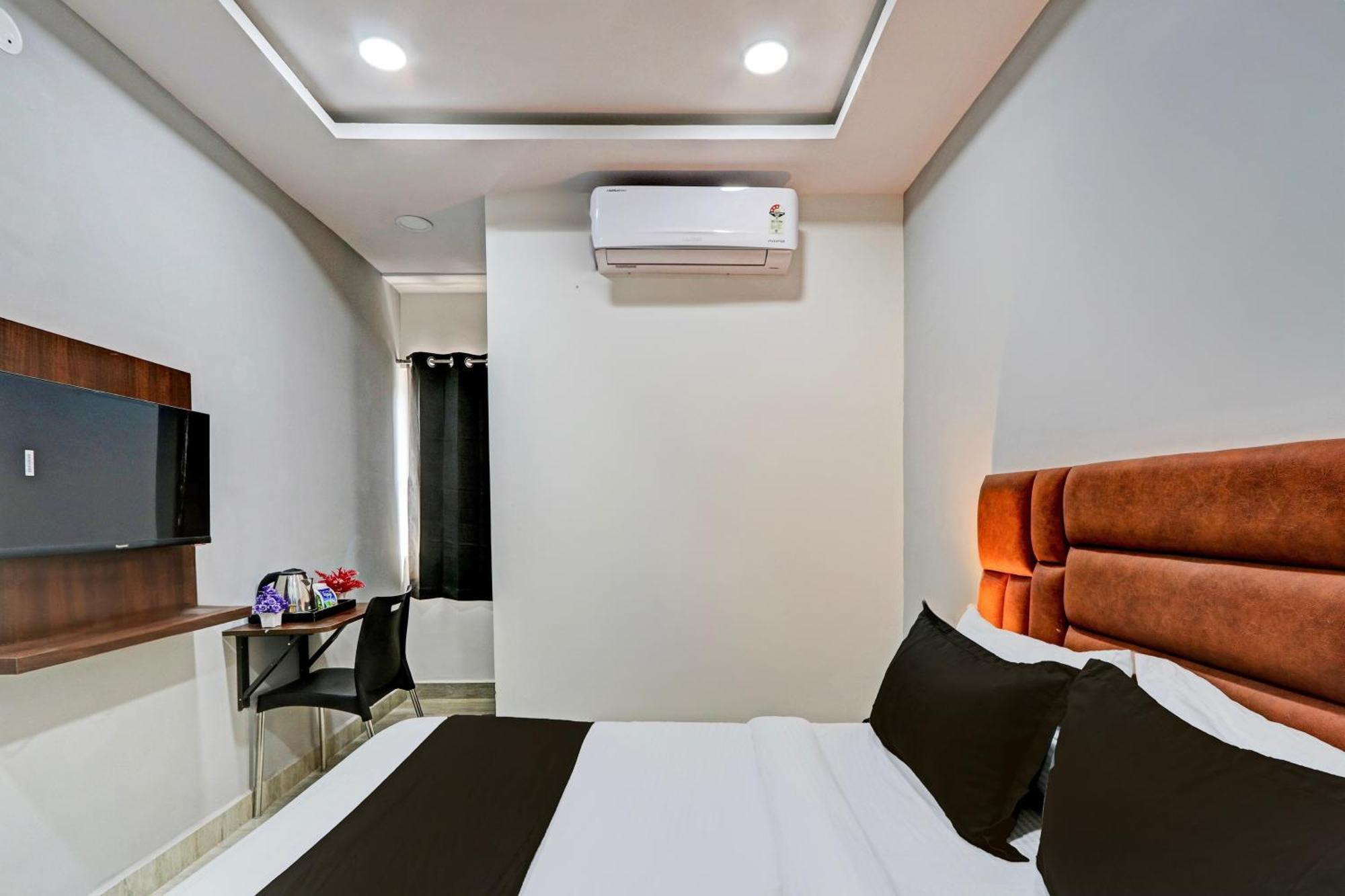 Super Hotel O Lavish Tranquil Χιντεραμπάντ Εξωτερικό φωτογραφία
